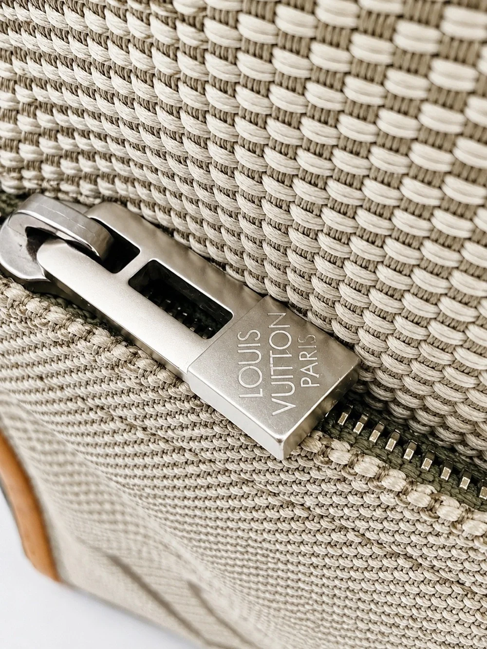 Louis Vuitton Géant Citadin messenger bag